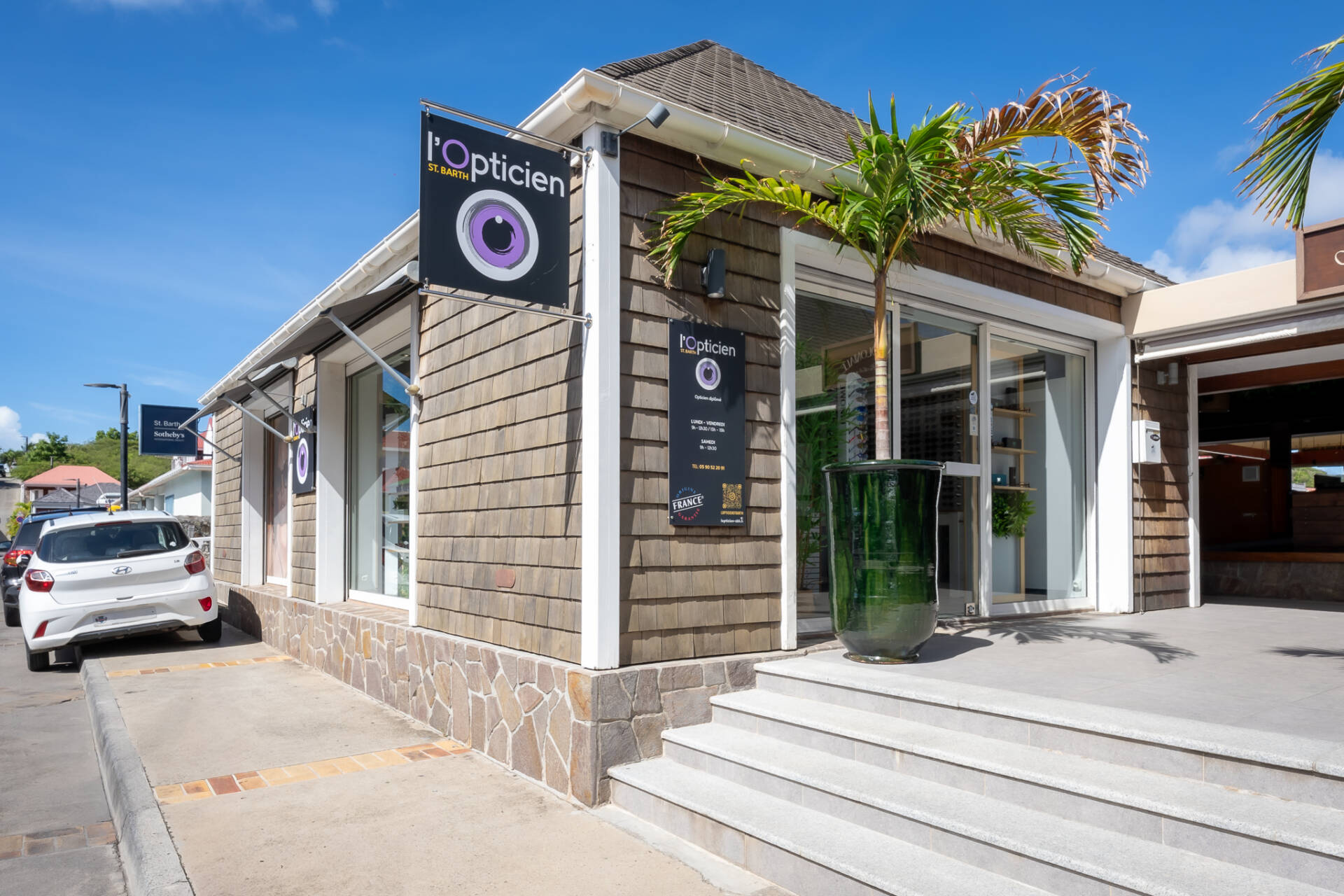 Vitrine L'Opticien St Barth